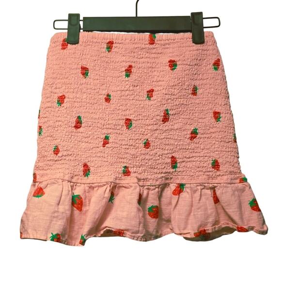 Cotton-on pink strawberry smocked mini skirt size xxs - Picture 2 of 5